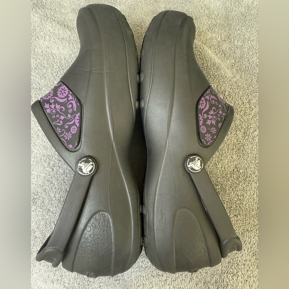 Crocs Mercy Floral Work Clogs Womens‎ Size 10 purple floral band - Picture 7 of 11